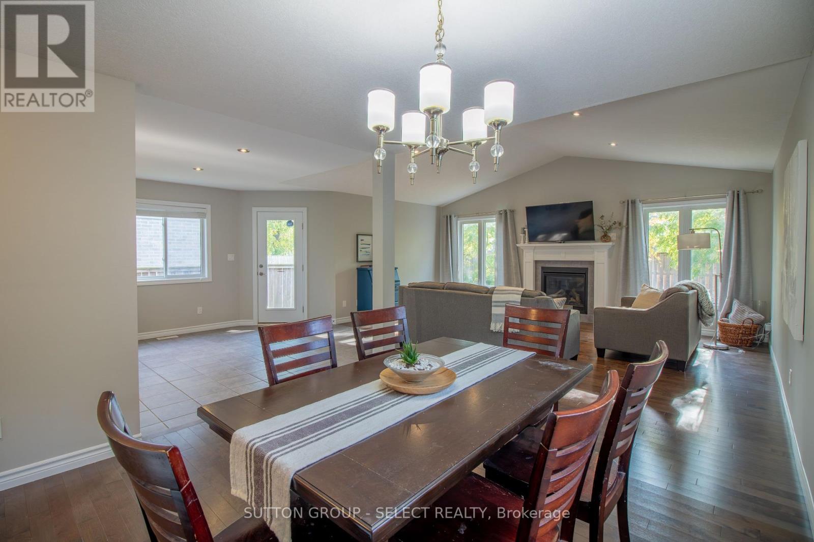 1021 Oakcrossing Gate, London North, Ontario  N6H 0E9 - Photo 10 - X12391596