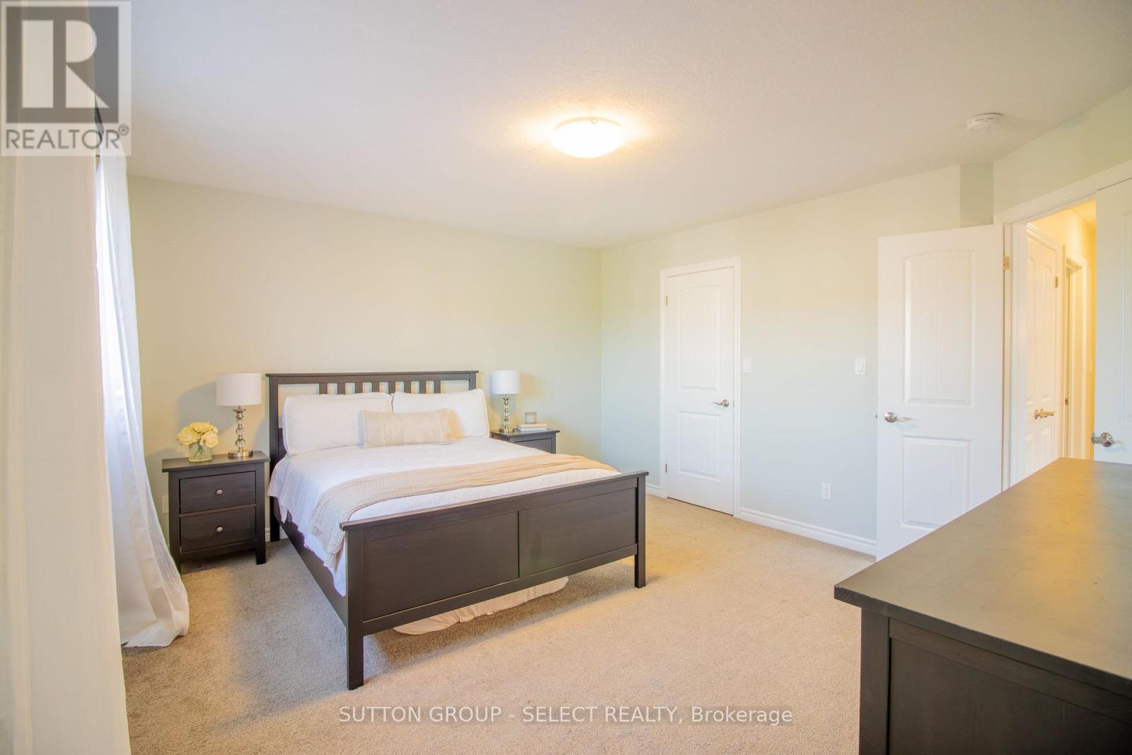 1021 Oakcrossing Gate, London North, Ontario  N6H 0E9 - Photo 17 - X12391596
