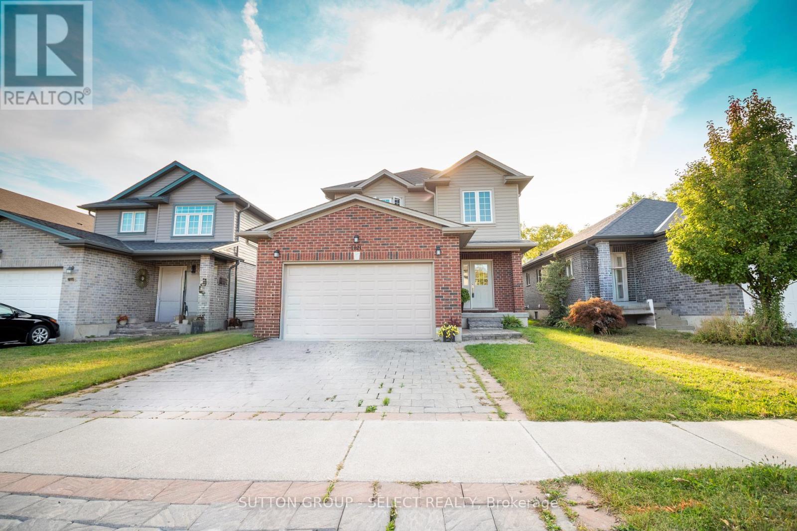 1021 Oakcrossing Gate, London North, Ontario  N6H 0E9 - Photo 1 - X12391596
