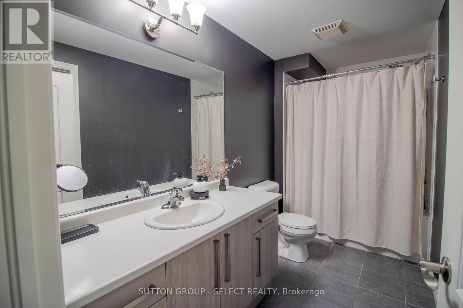 1021 Oakcrossing Gate, London North, Ontario  N6H 0E9 - Photo 23 - X12391596