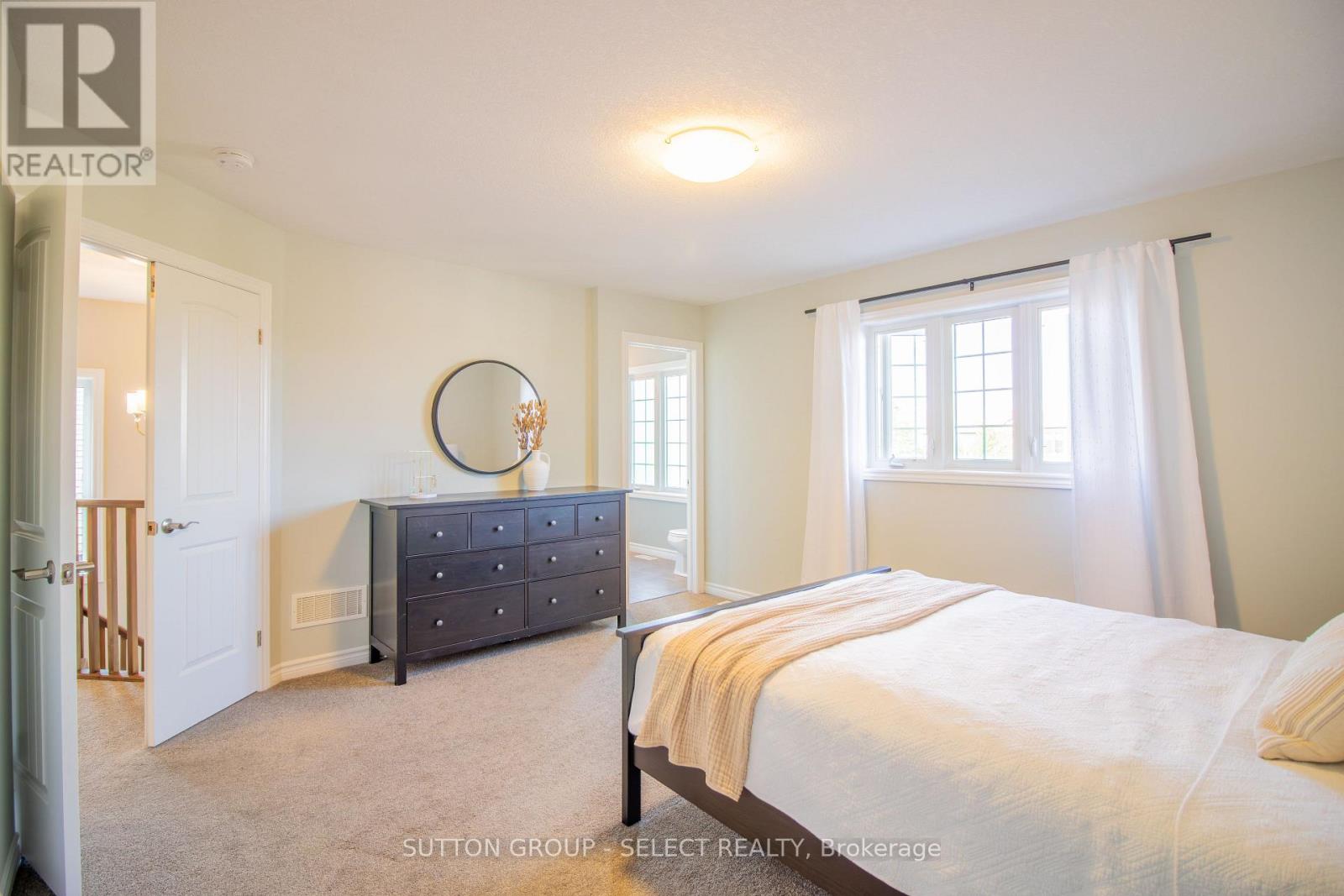 1021 Oakcrossing Gate, London North, Ontario  N6H 0E9 - Photo 16 - X12391596