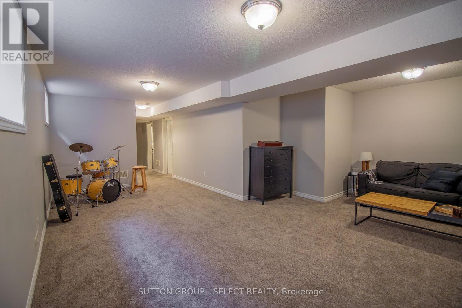 1021 Oakcrossing Gate, London North, Ontario  N6H 0E9 - Photo 24 - X12391596
