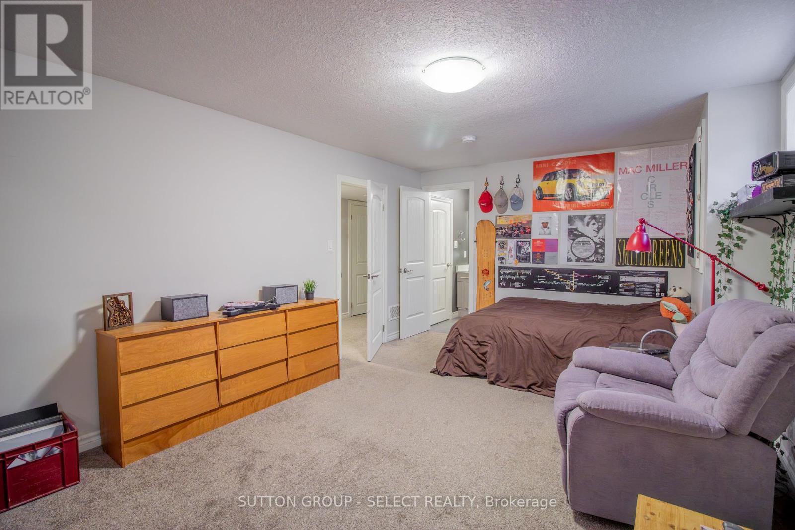 1021 Oakcrossing Gate, London North, Ontario  N6H 0E9 - Photo 26 - X12391596