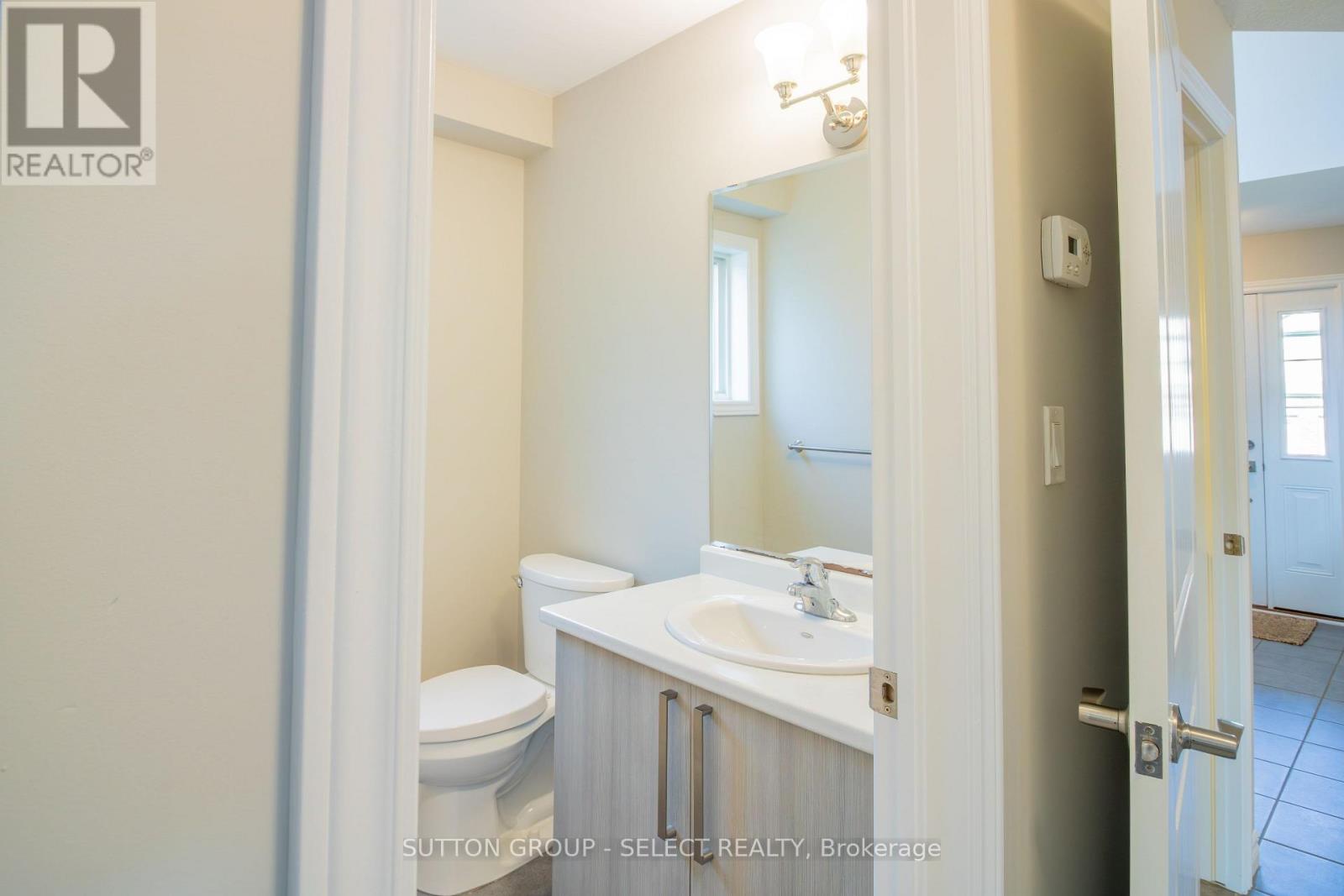1021 Oakcrossing Gate, London North, Ontario  N6H 0E9 - Photo 5 - X12391596