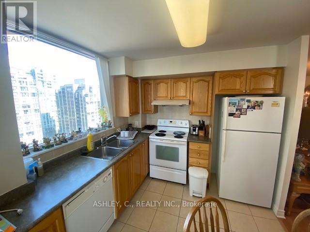 1602 - 23 Hollywood Avenue E, Toronto, Ontario  M2N 7L8 - Photo 5 - C12406863