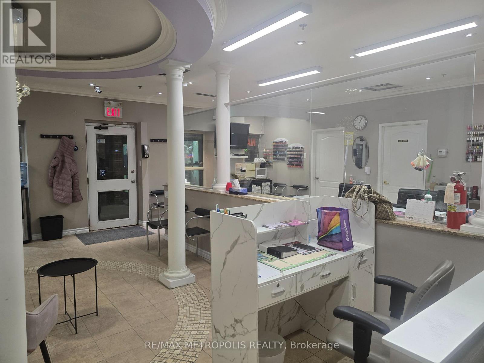 4823 Leslie Street, Toronto (Don Valley Village), Ontario  M2J 2K8 - Photo 15 - C12406890