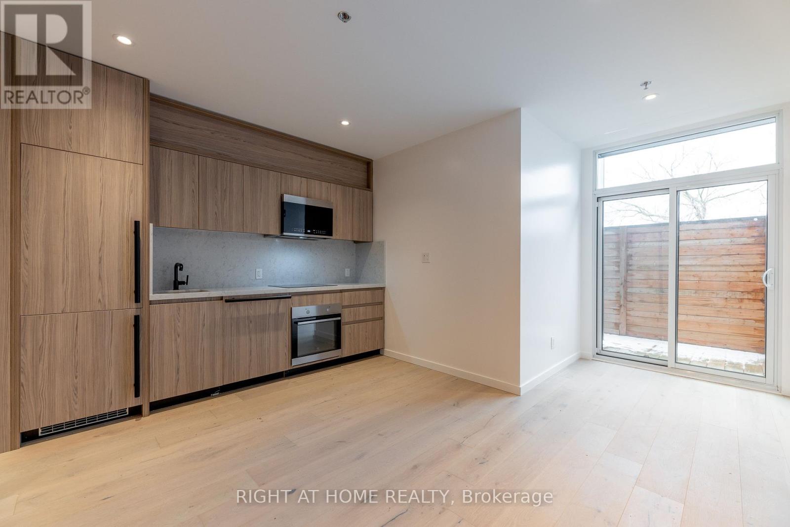 202 - 778 QUEEN STREET E, Toronto, Ontario