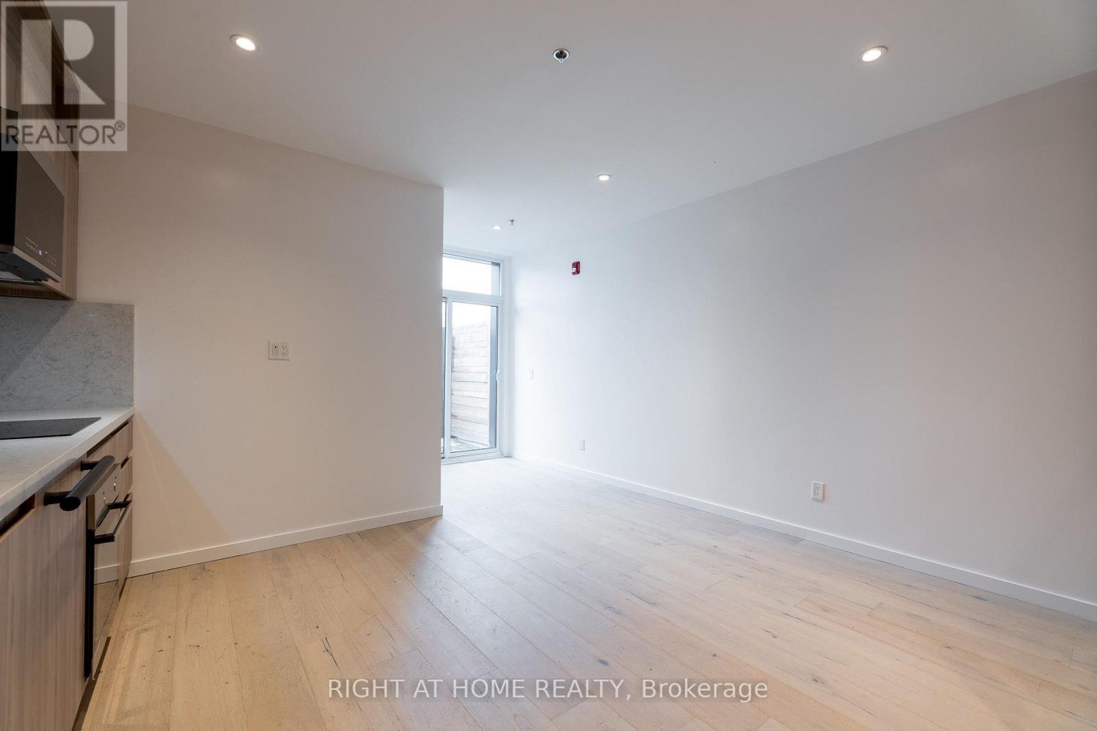 202 - 778 Queen Street E, Toronto, Ontario  M4M 1H4 - Photo 11 - E12406873