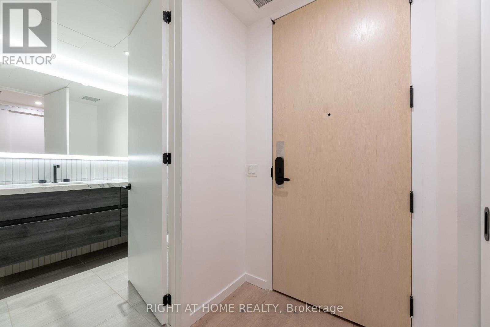 202 - 778 Queen Street E, Toronto, Ontario  M4M 1H4 - Photo 4 - E12406873