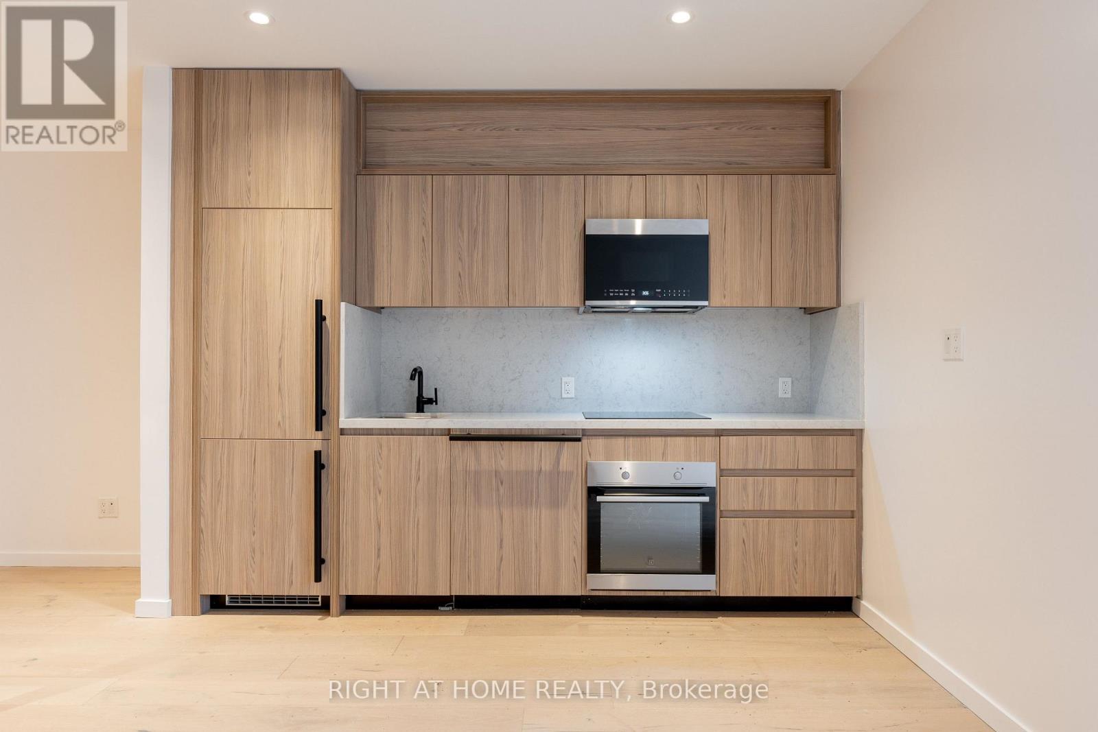 202 - 778 Queen Street E, Toronto, Ontario  M4M 1H4 - Photo 8 - E12406873