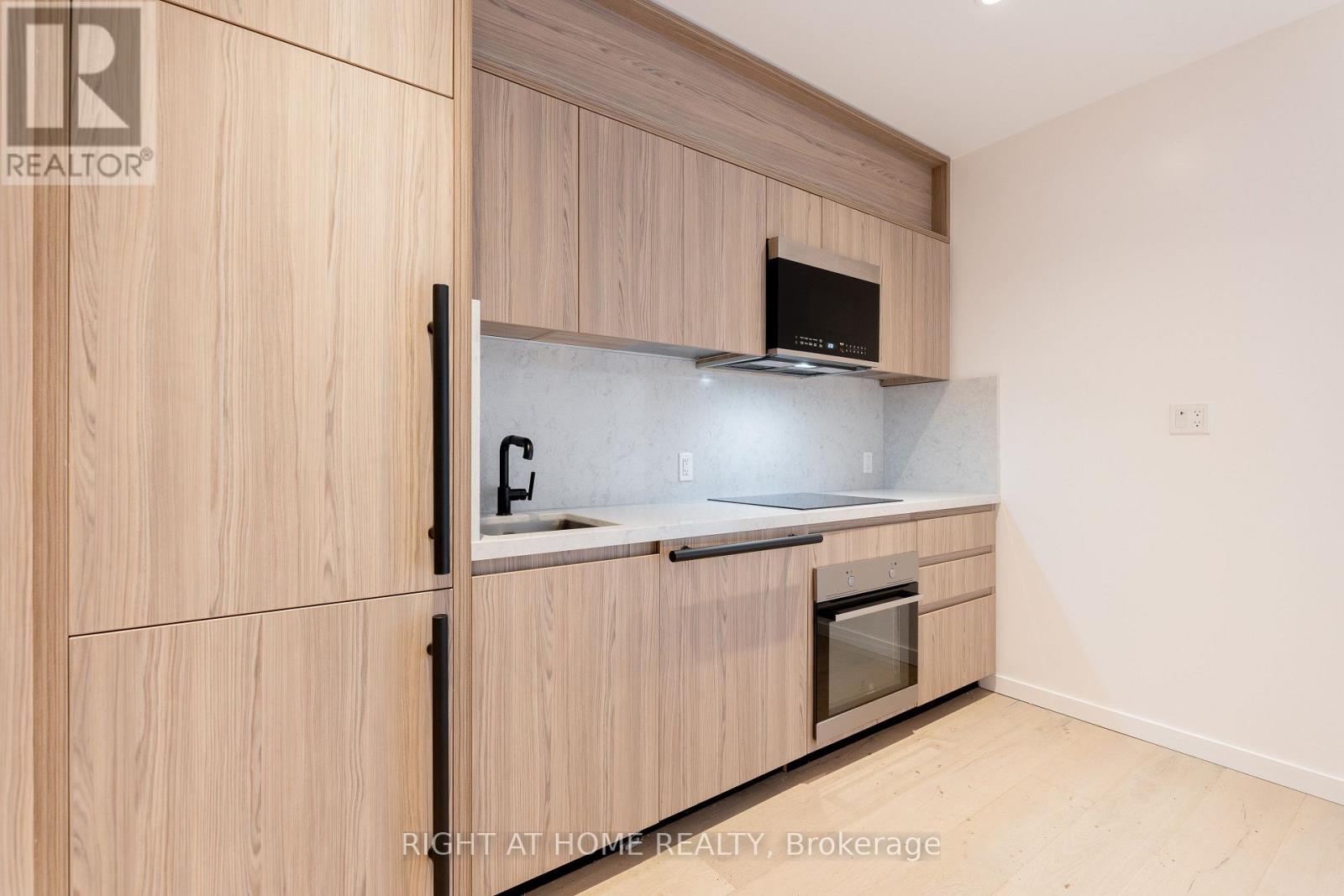 202 - 778 Queen Street E, Toronto, Ontario  M4M 1H4 - Photo 9 - E12406873