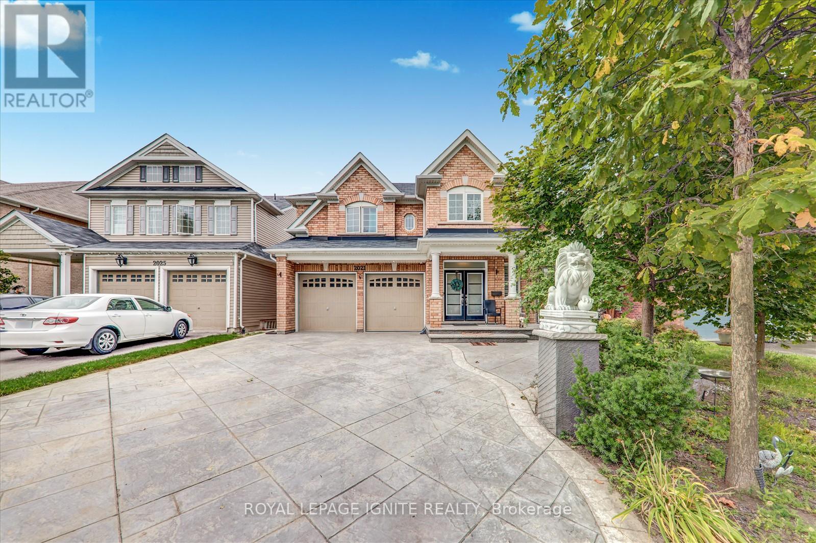 2021 Kurelo Drive, Oshawa, Ontario  L1K 0W7 - Photo 2 - E12407006