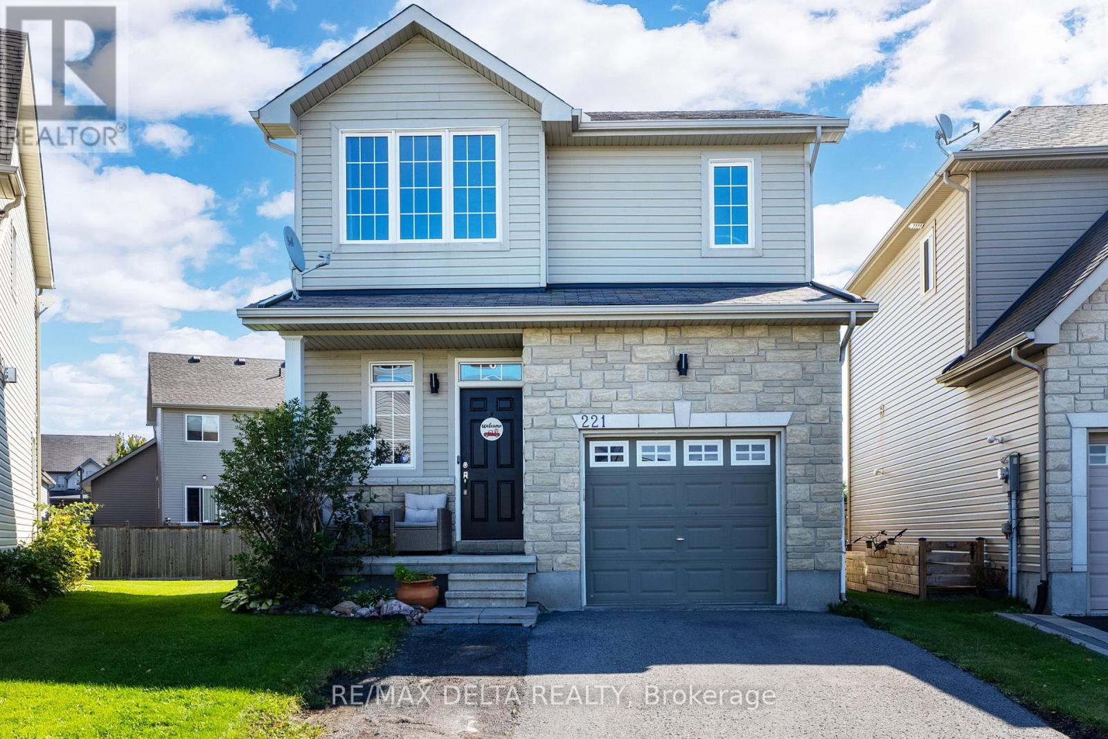 221 Mercury Street, Clarence-Rockland, Ontario  K4K 0E8 - Photo 2 - X12407039