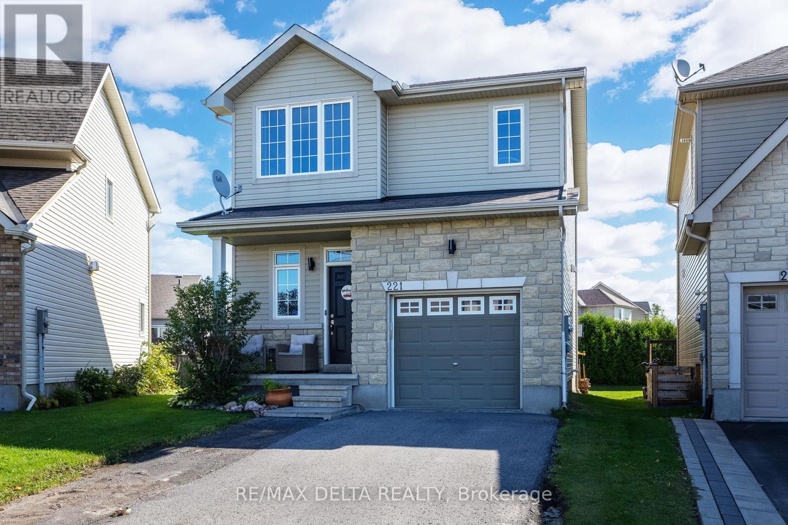 221 Mercury Street, Clarence-Rockland, Ontario  K4K 0E8 - Photo 3 - X12407039
