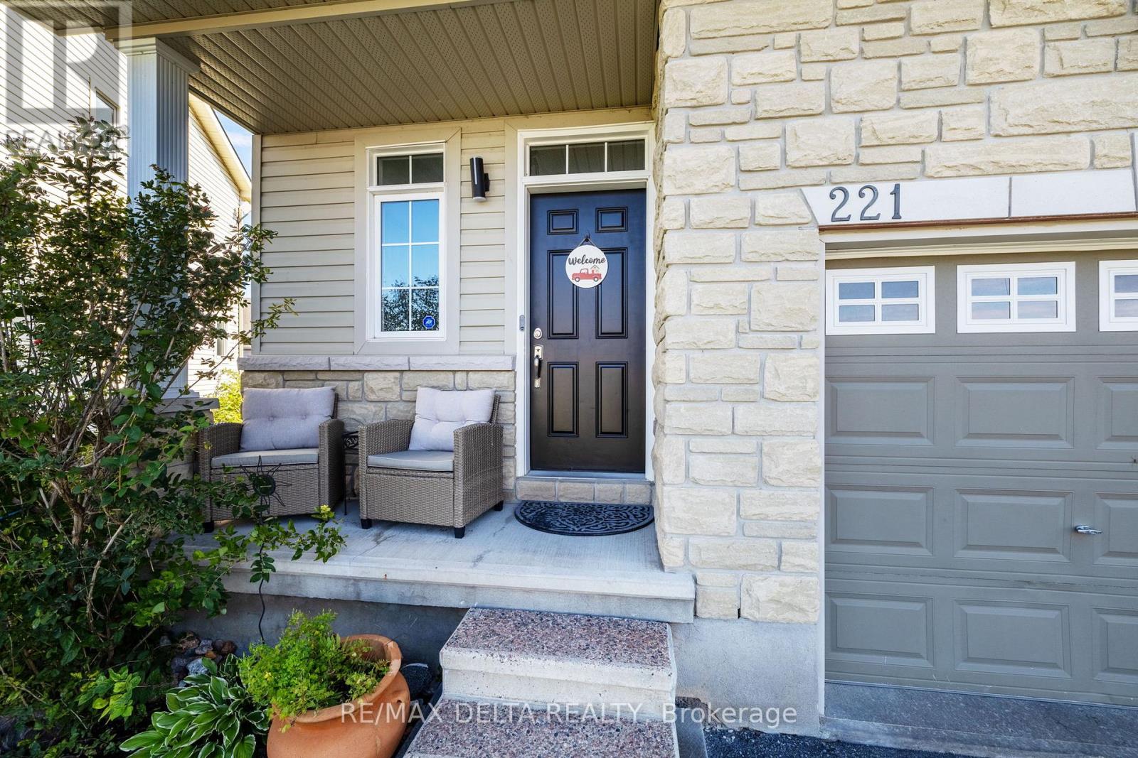 221 Mercury Street, Clarence-Rockland, Ontario  K4K 0E8 - Photo 4 - X12407039