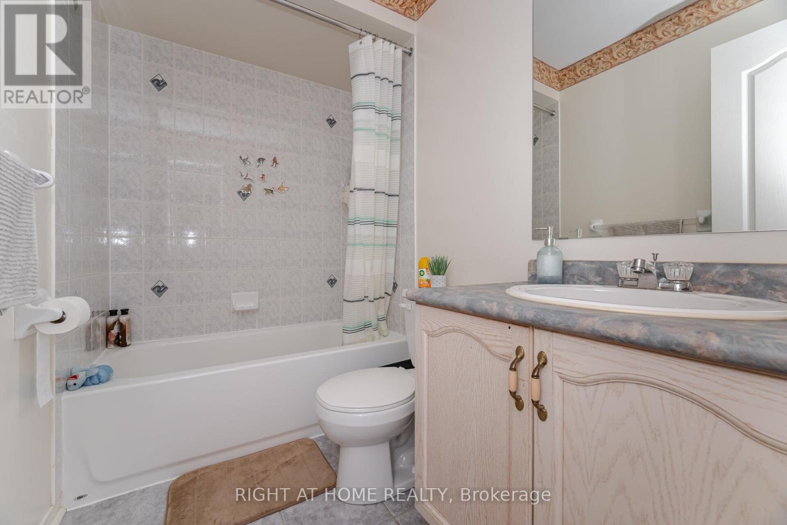 1186 Andrade Lane, Innisfil, Ontario  L9S 4X6 - Photo 19 - N12406882