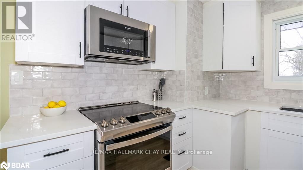 255 Calford Street, Essa, Ontario  L0M 1B0 - Photo 12 - N12406888