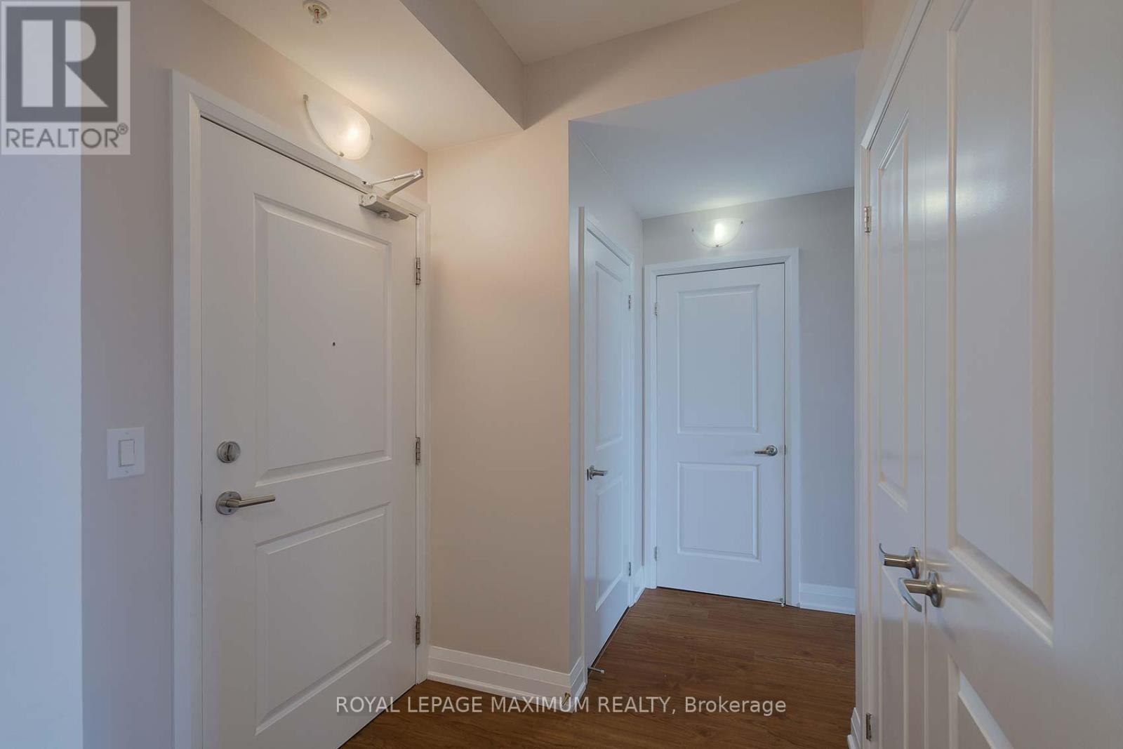 312 - 12 Woodstream Boulevard, Vaughan, Ontario  L4L 8C4 - Photo 7 - N12406940