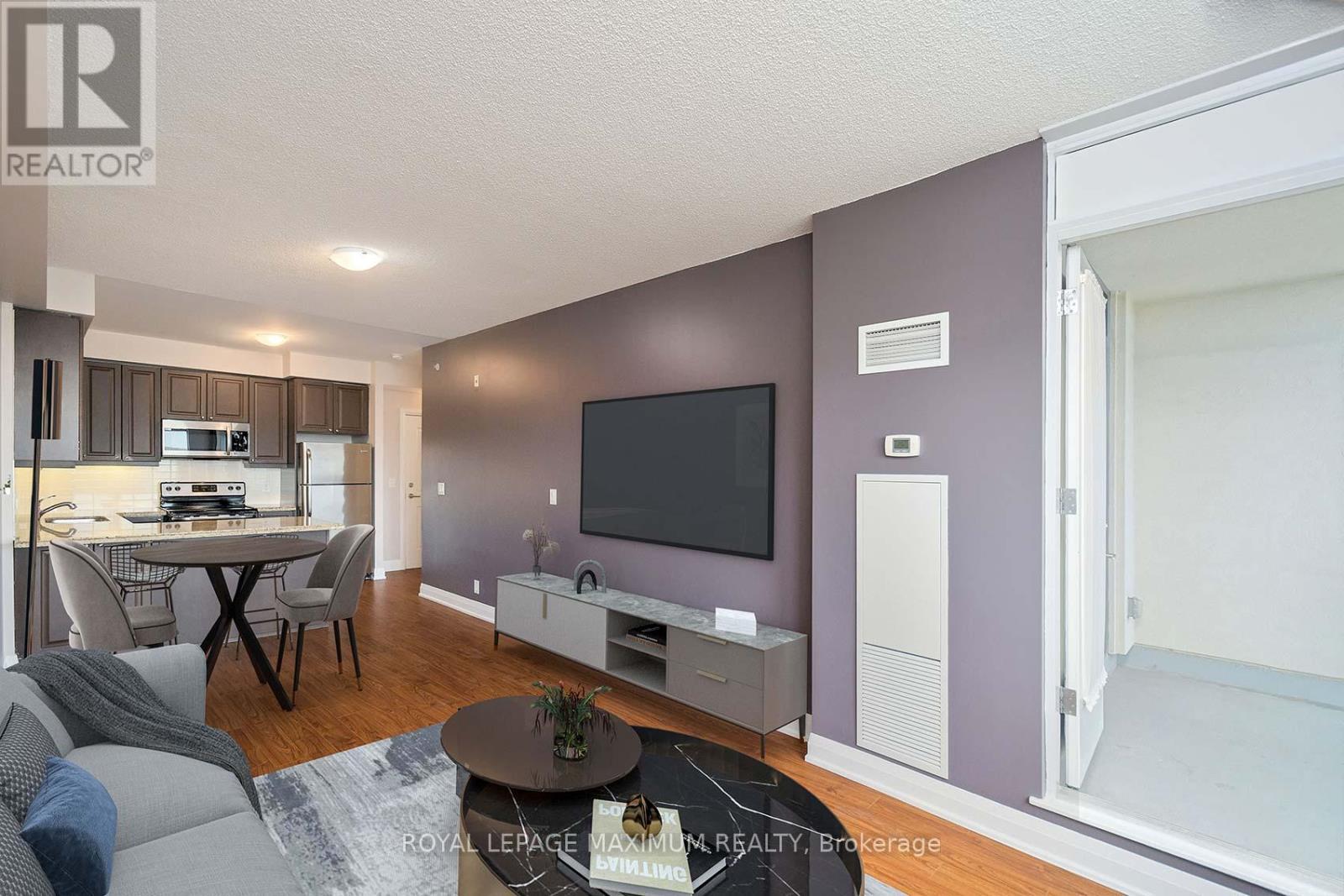 312 - 12 Woodstream Boulevard, Vaughan, Ontario  L4L 8C4 - Photo 8 - N12406940