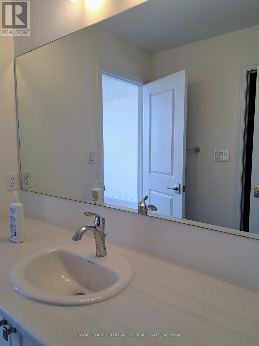 27 Henderson Street, Essa, Ontario  L3W 0A9 - Photo 17 - N12407004