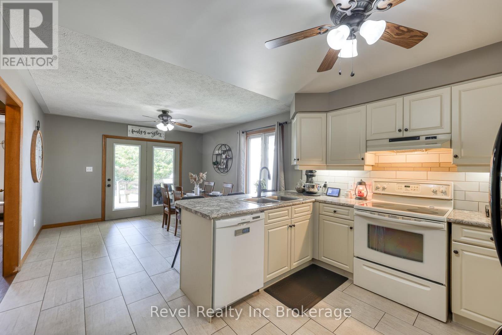 122 Hemlock Road, Ingersoll, Ontario  N5C 3Z6 - Photo 6 - X12407058