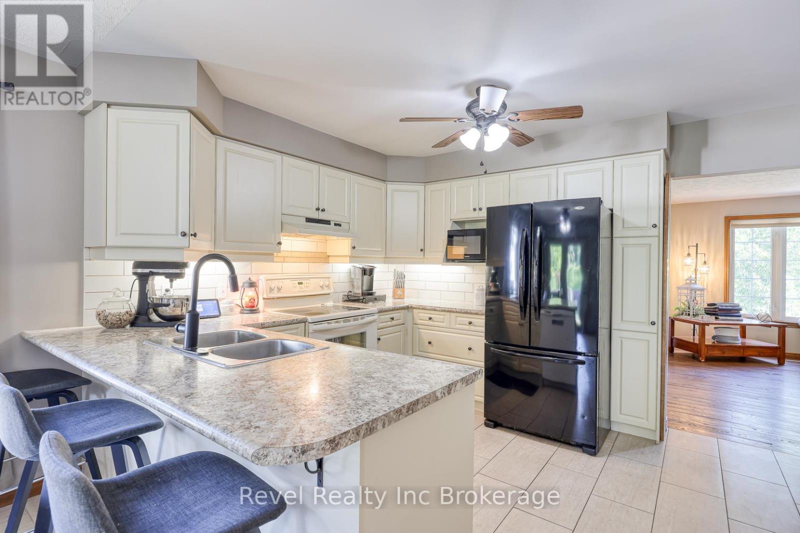 122 Hemlock Road, Ingersoll, Ontario  N5C 3Z6 - Photo 7 - X12407058
