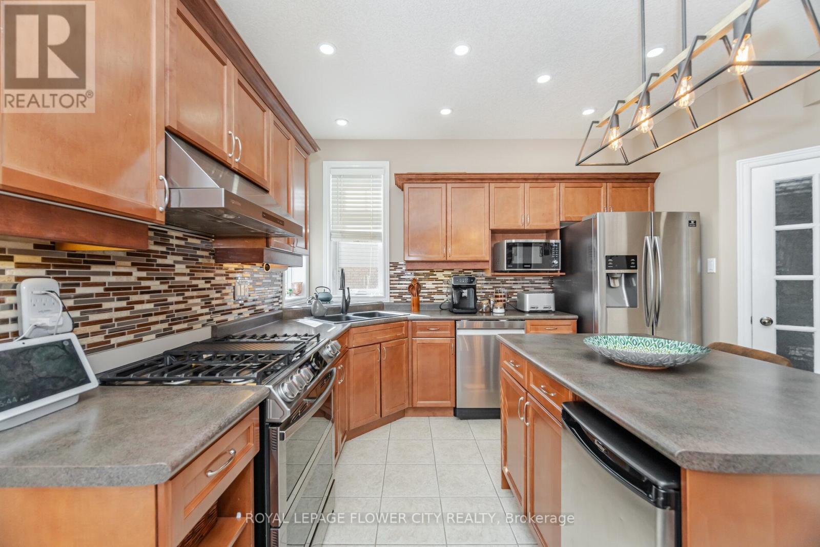 908 Gabor Street, London South, Ontario  N6K 4V6 - Photo 9 - X12406311