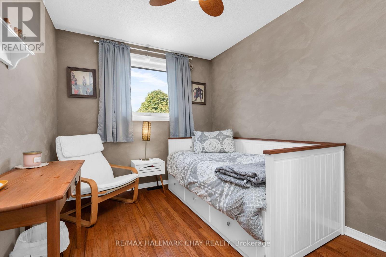 166 Country Lane, Barrie, Ontario  L4N 0T9 - Photo 15 - S12406927
