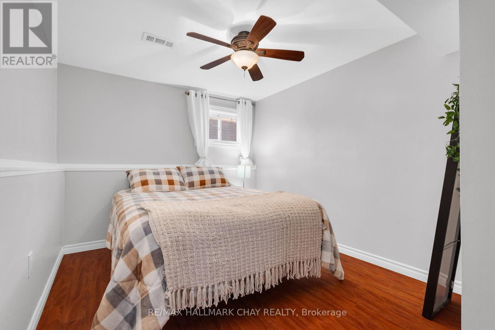 166 Country Lane, Barrie, Ontario  L4N 0T9 - Photo 22 - S12406927