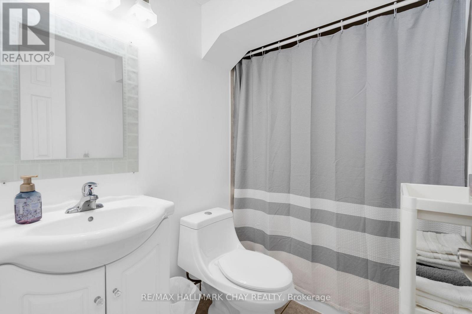 166 Country Lane, Barrie, Ontario  L4N 0T9 - Photo 23 - S12406927