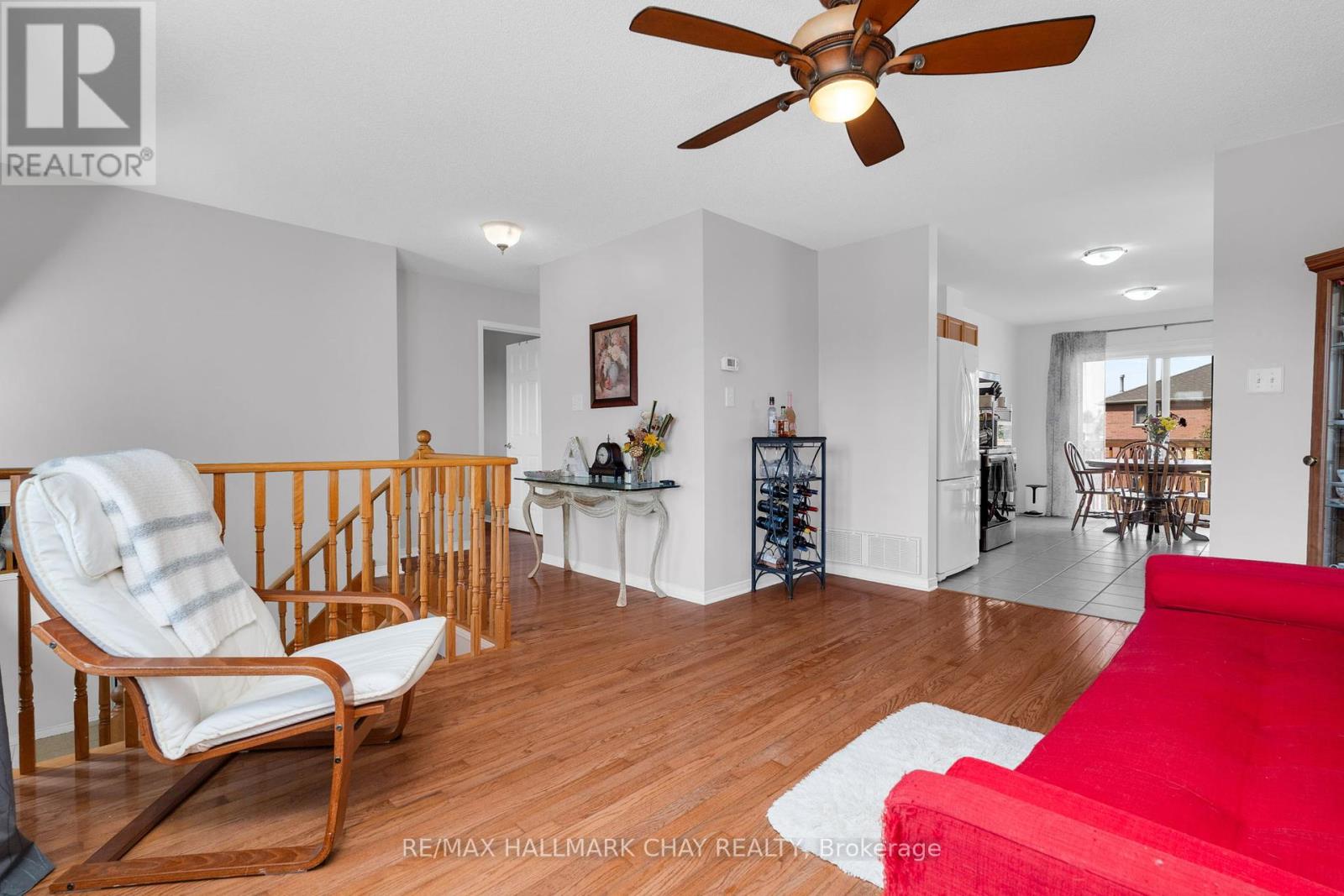 166 Country Lane, Barrie, Ontario  L4N 0T9 - Photo 4 - S12406927