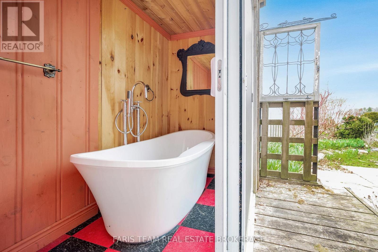 4 Schooner Lane, Tay, Ontario  L0K 2C0 - Photo 16 - S12407000