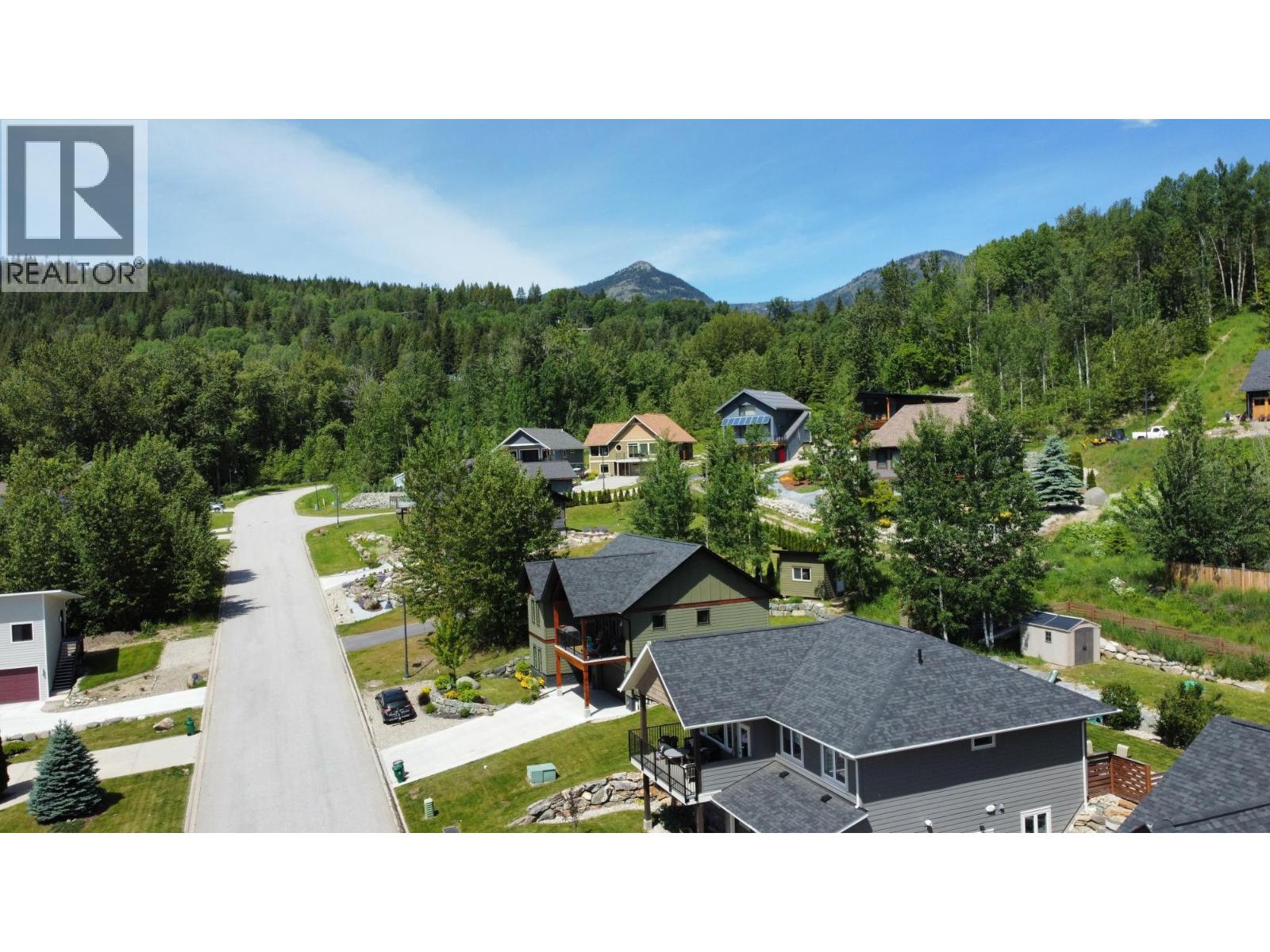 917 Redstone Drive, Rossland, British Columbia  V0G 1Y0 - Photo 5 - 10333071