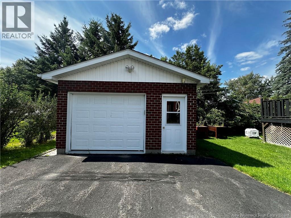 70 Ordonnance Avenue, Edmundston, New Brunswick  E3V 1C5 - Photo 31 - NB126814