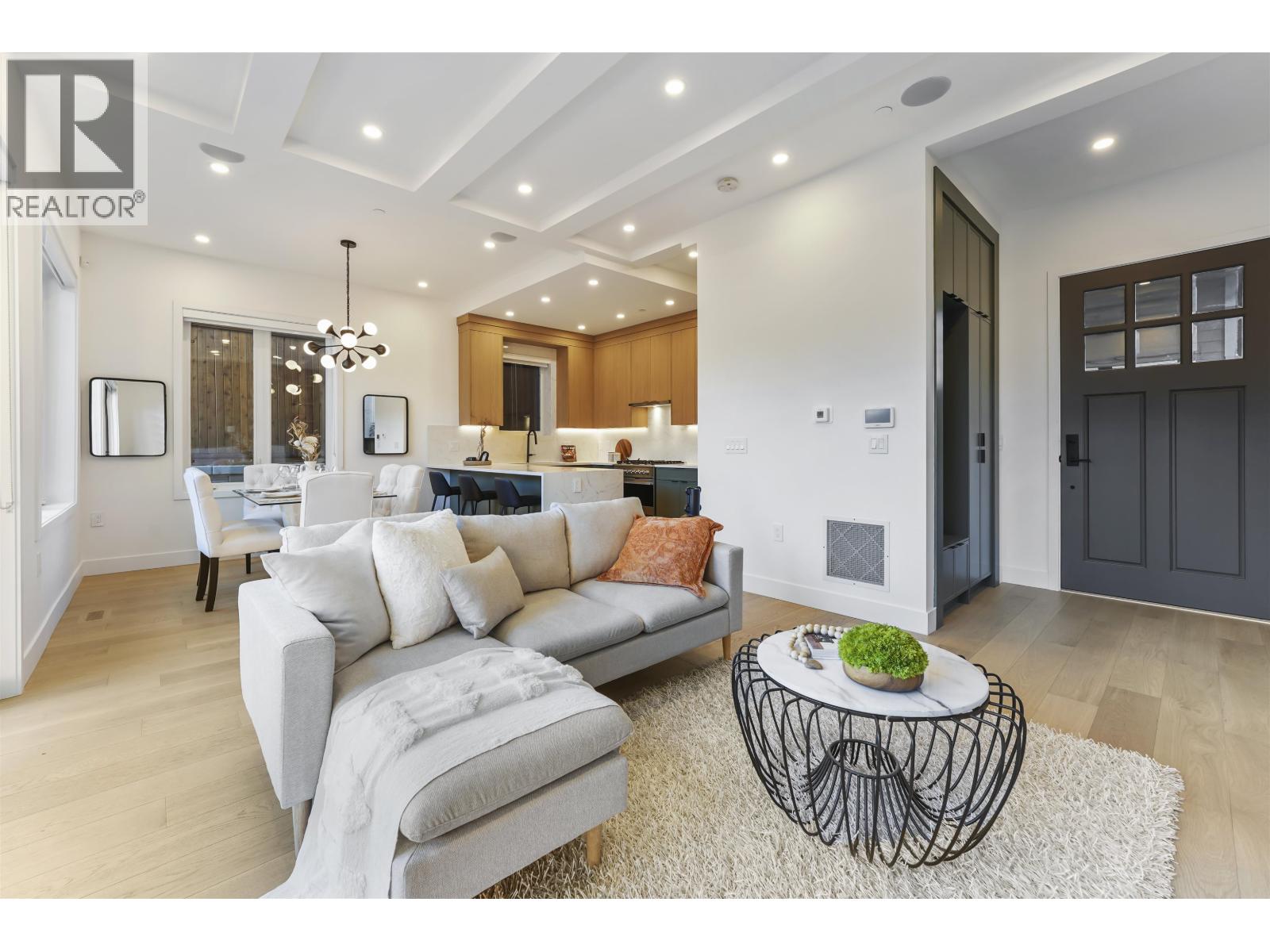 2 1322 E 13TH AVENUE, Vancouver, British Columbia