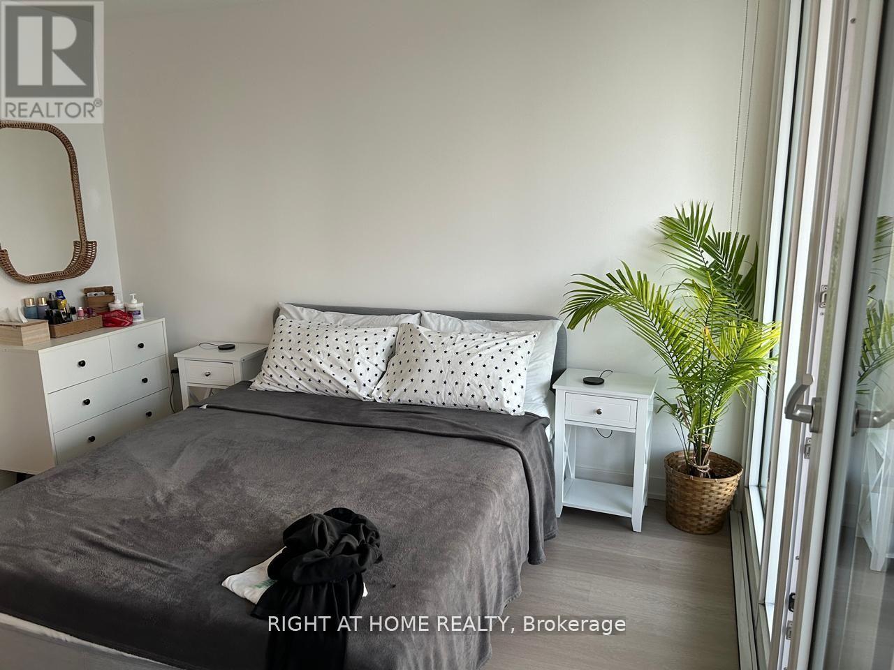 1203 - 3883 Quartz Road, Mississauga (City Centre), Ontario  L5B 0M4 - Photo 8 - W12406885