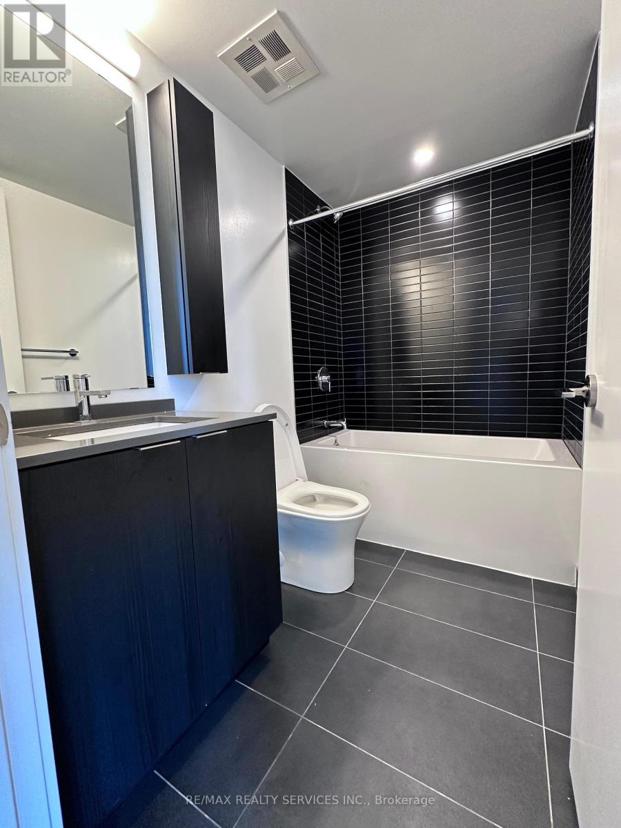 1303 - 86 Dundas Street E, Mississauga, Ontario  L5A 1W4 - Photo 15 - W12406929