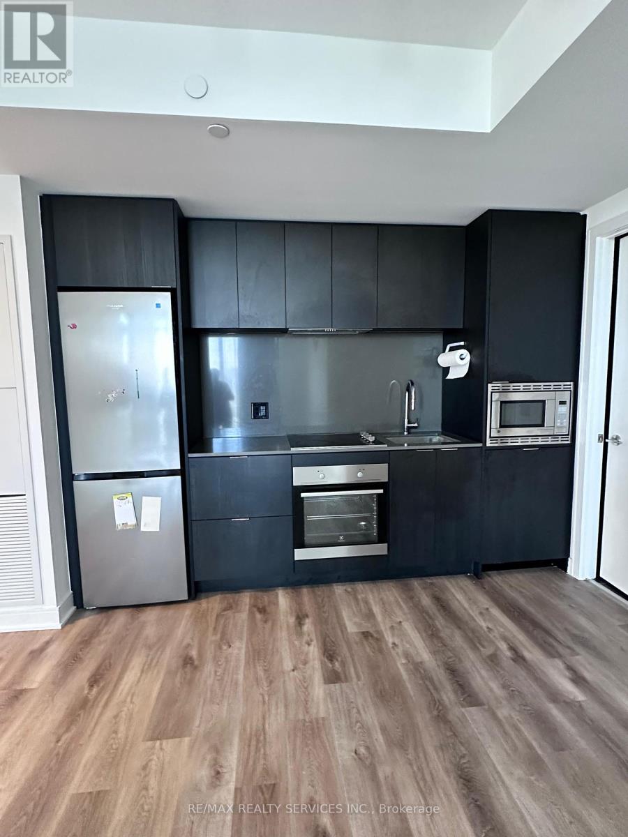 1303 - 86 Dundas Street E, Mississauga, Ontario  L5A 1W4 - Photo 3 - W12406929