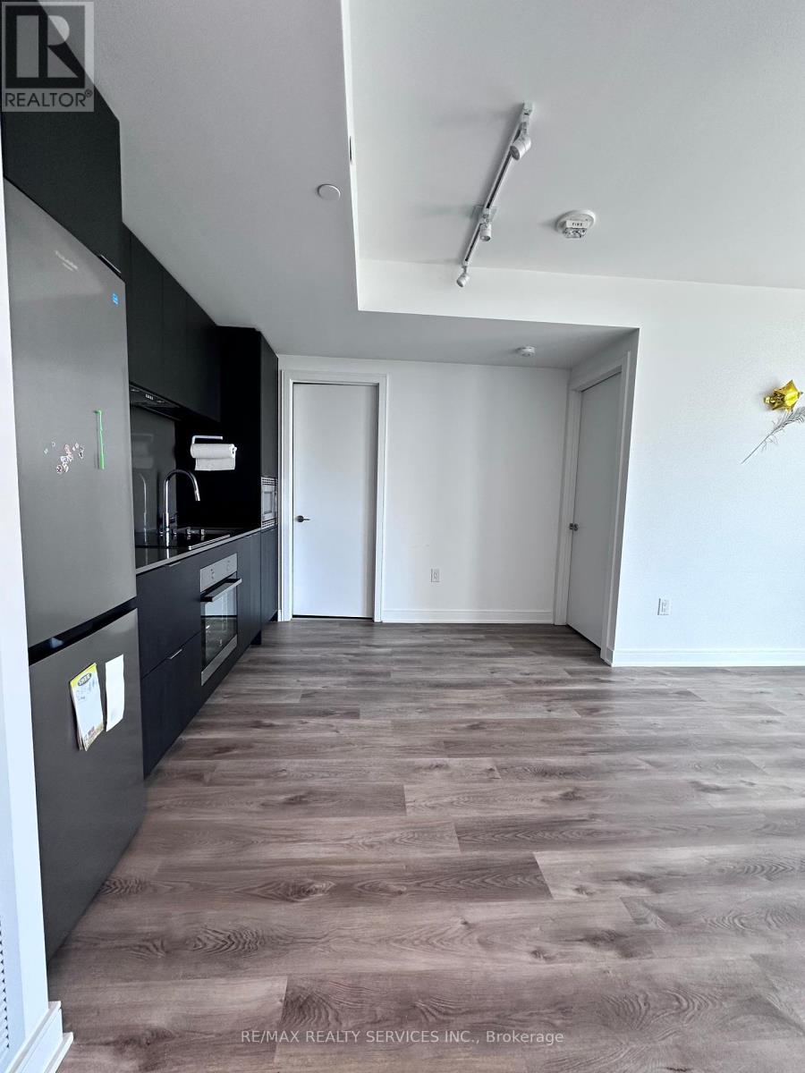 1303 - 86 Dundas Street E, Mississauga, Ontario  L5A 1W4 - Photo 6 - W12406929