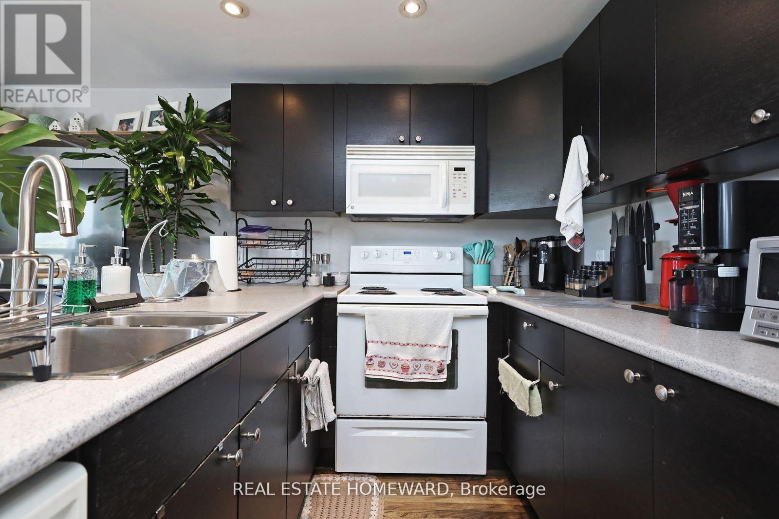 156 Royal York Road, Toronto, Ontario  M8V 2V3 - Photo 10 - W12406957