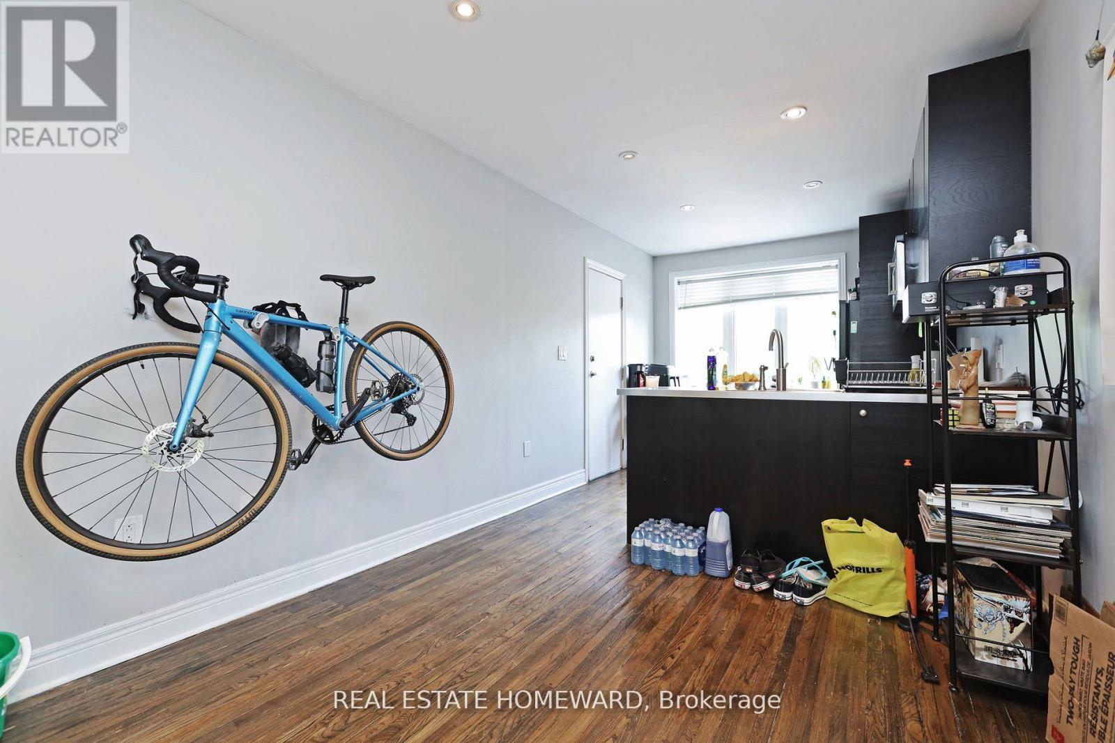 156 Royal York Road, Toronto, Ontario  M8V 2V3 - Photo 6 - W12406957