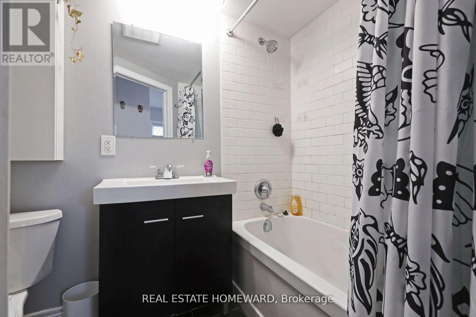 156 Royal York Road, Toronto, Ontario  M8V 2V3 - Photo 7 - W12406957