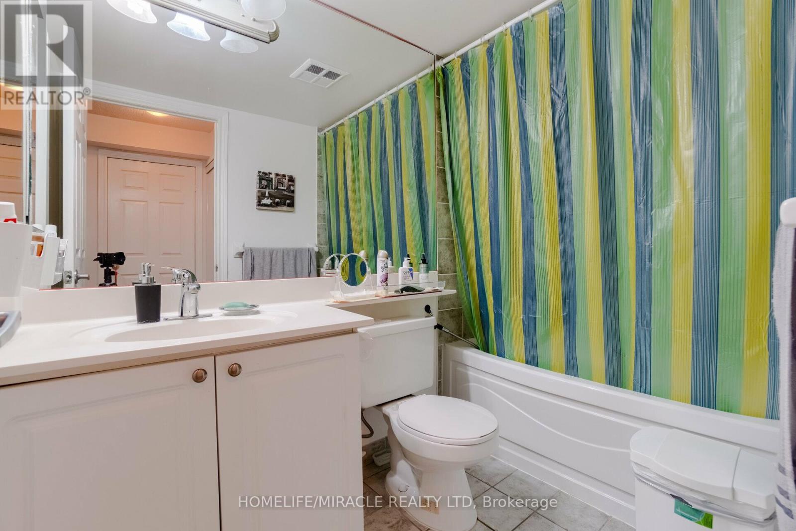 807 - 3880 Duke Of York Boulevard, Mississauga (City Centre), Ontario  L5B 4M7 - Photo 17 - W12406981