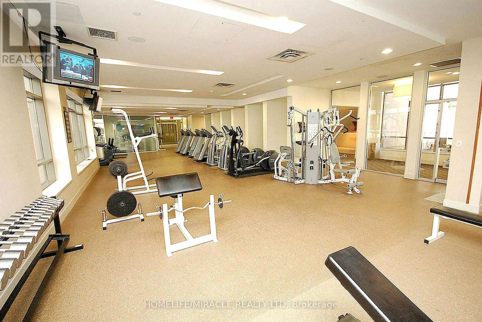 807 - 3880 Duke Of York Boulevard, Mississauga (City Centre), Ontario  L5B 4M7 - Photo 25 - W12406981