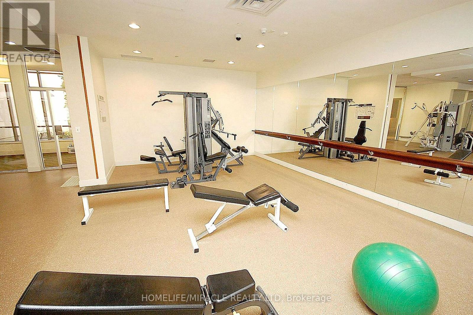 807 - 3880 Duke Of York Boulevard, Mississauga (City Centre), Ontario  L5B 4M7 - Photo 26 - W12406981