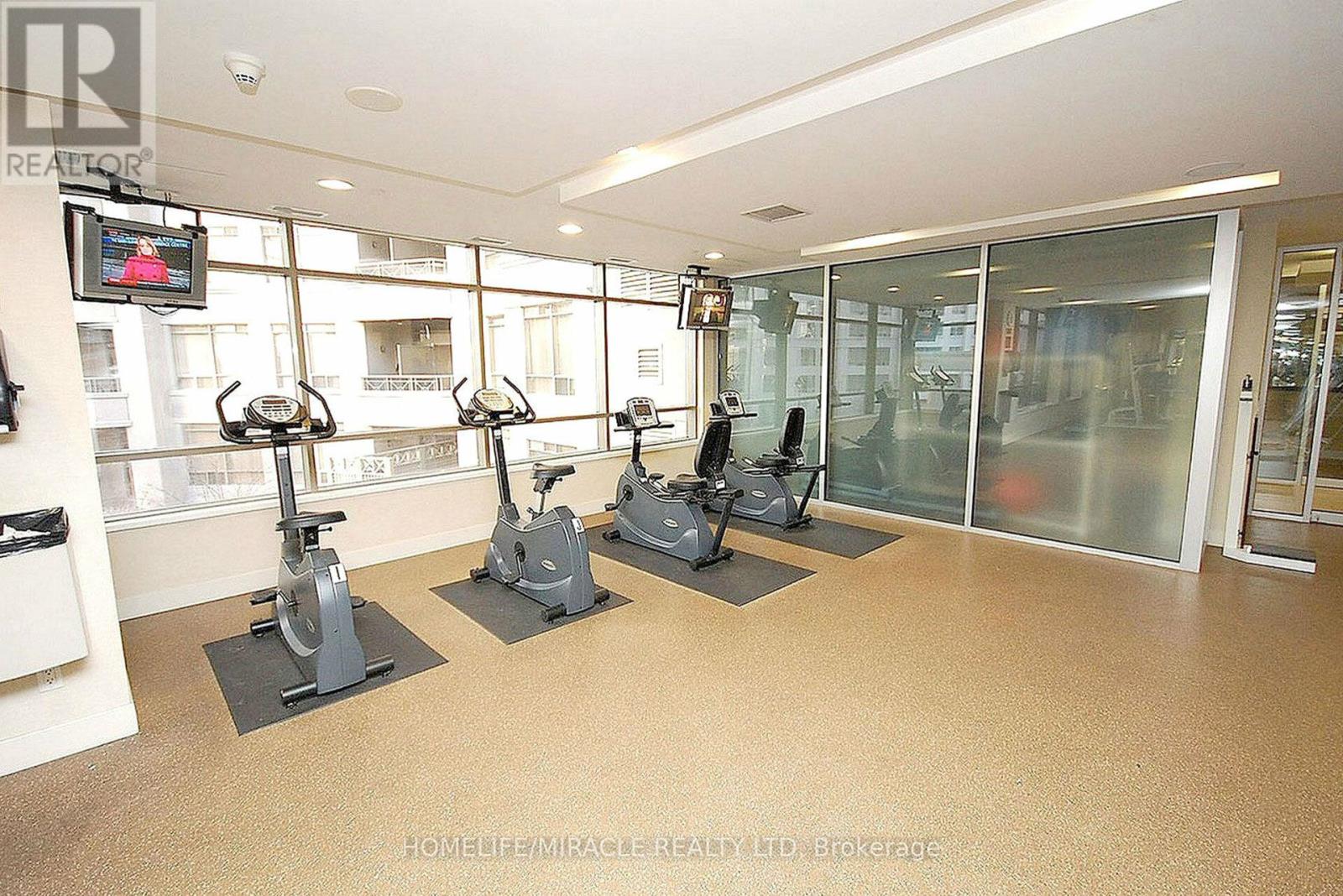 807 - 3880 Duke Of York Boulevard, Mississauga (City Centre), Ontario  L5B 4M7 - Photo 27 - W12406981