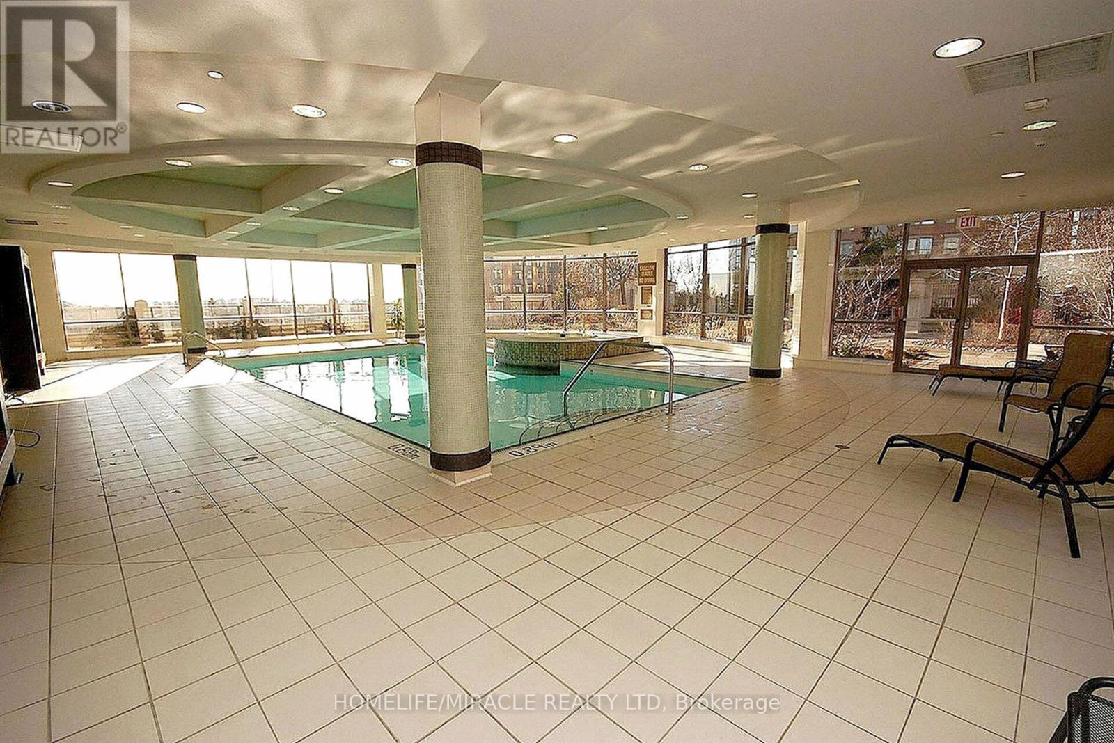 807 - 3880 Duke Of York Boulevard, Mississauga (City Centre), Ontario  L5B 4M7 - Photo 28 - W12406981