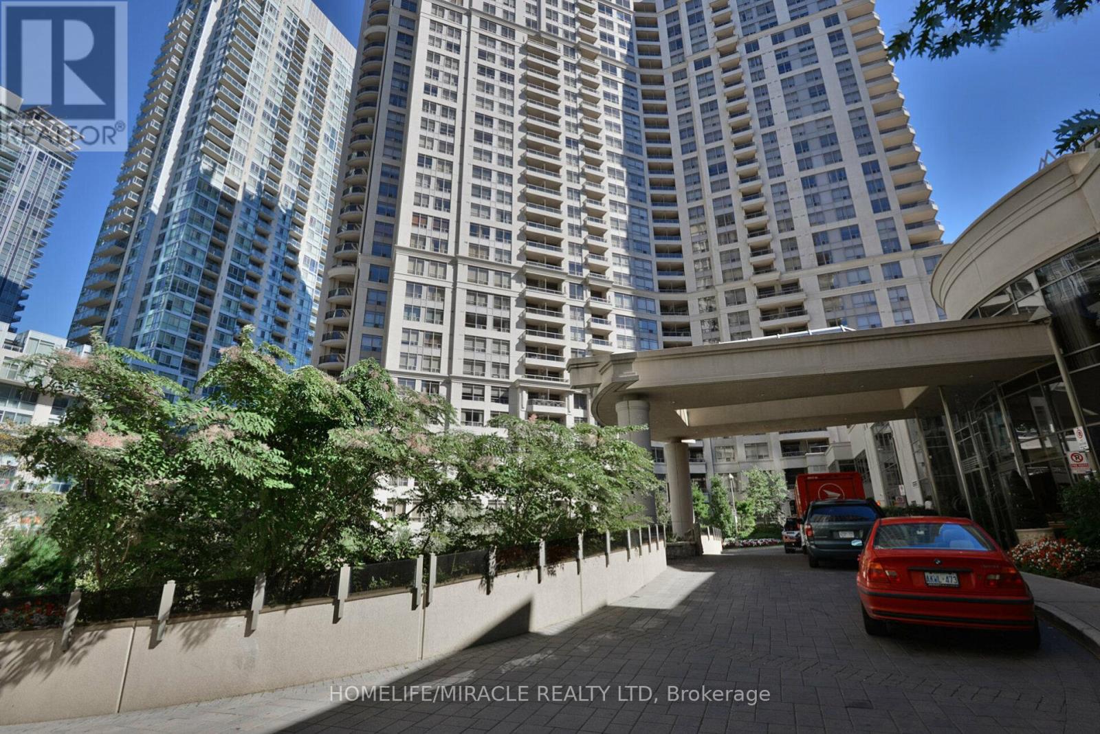807 - 3880 Duke Of York Boulevard, Mississauga (City Centre), Ontario  L5B 4M7 - Photo 3 - W12406981