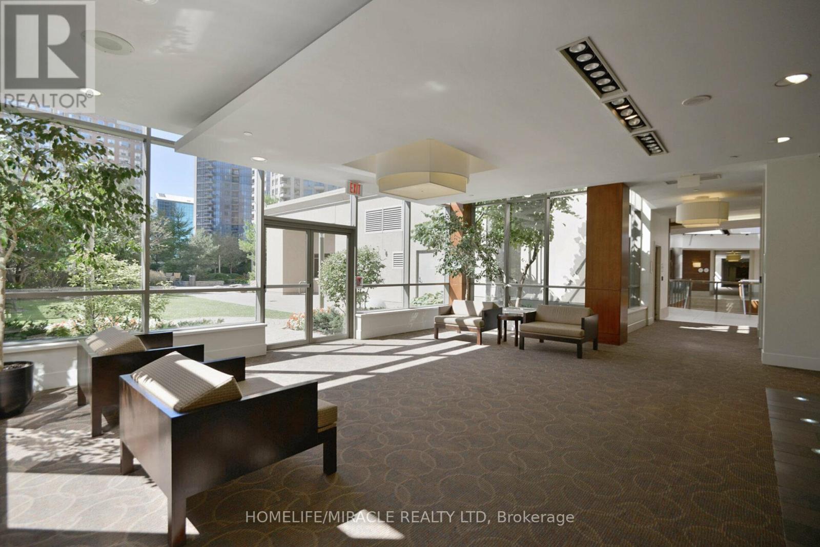 807 - 3880 Duke Of York Boulevard, Mississauga (City Centre), Ontario  L5B 4M7 - Photo 32 - W12406981