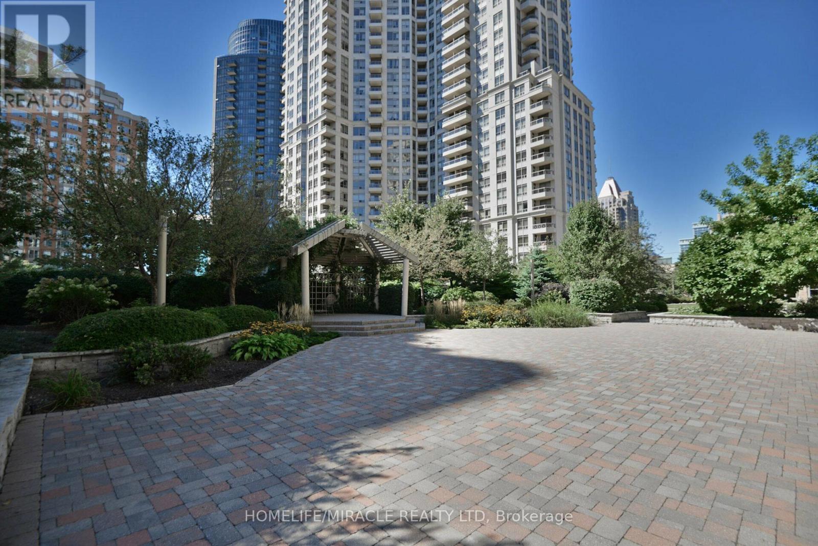 807 - 3880 Duke Of York Boulevard, Mississauga (City Centre), Ontario  L5B 4M7 - Photo 35 - W12406981